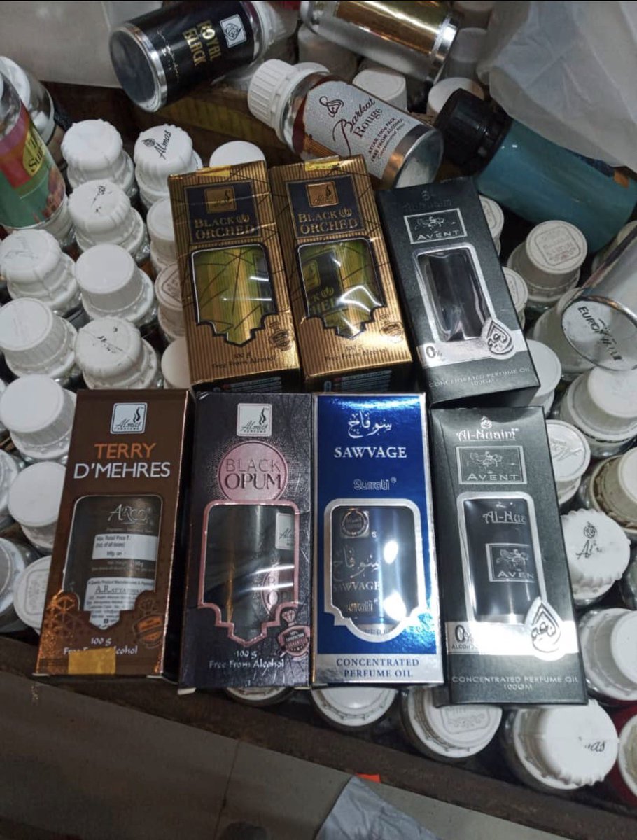 ATsobaza's tweet photo. ๐ฟ Cheap scent fades by noon. Yours shouldn't.
@oku_yungx oil perfumes are built to last โ on your skin, in the room, in their memory.
End of month treat? Start here.
Because the best accessory you own is invisible. ๐ซ
๐ฒ @oku_yungx
#LuxuryPerfume #OilBased #FragranceLovers #ScentedNaija #WearYourAura