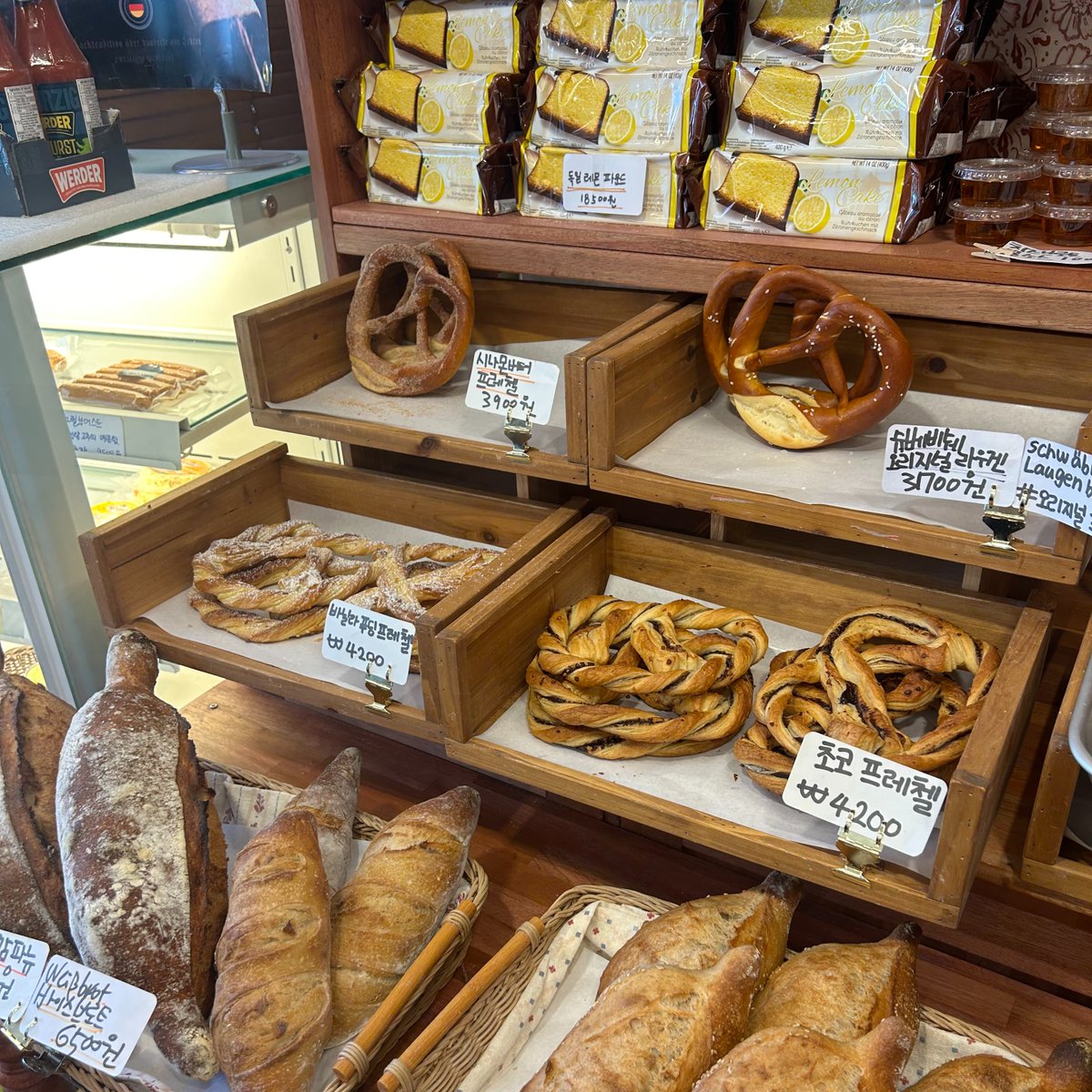 틔움 프레첼 베이커리 tweet media