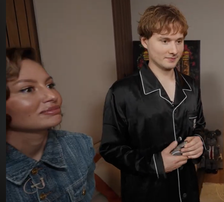 ***SARCASM*** tweet media