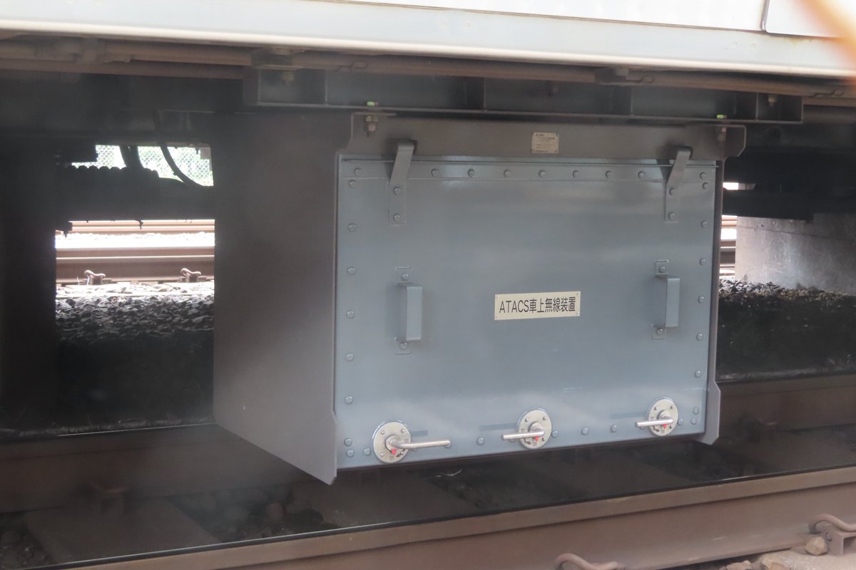 サメ線 tweet media