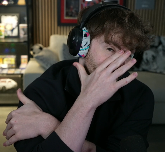 Deeper9u's tweet photo. I was told I'd be remiss if I didn't post sapshots from this stream. Holy hell, he's so hot https://t.co/15fLm7PH8o