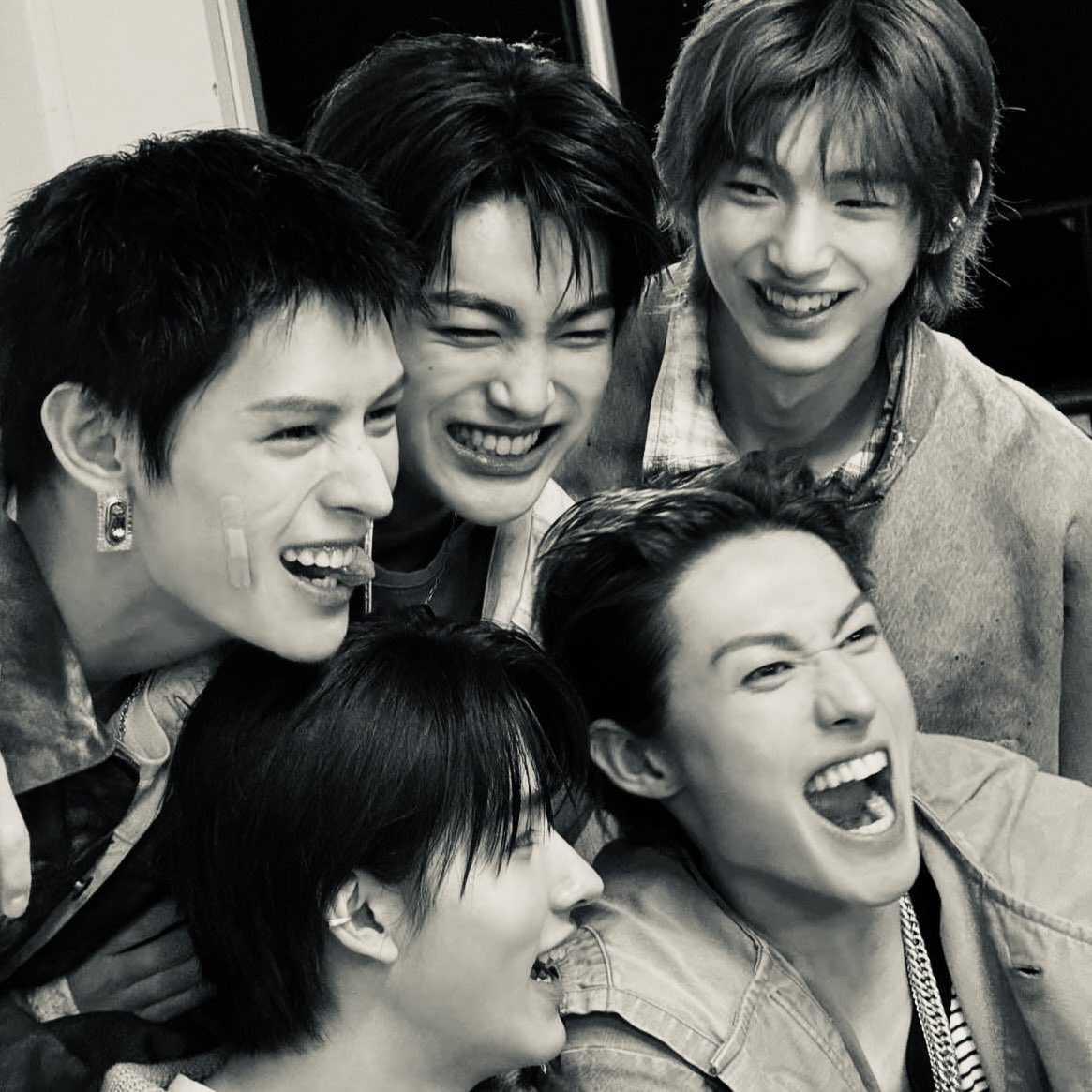 ani .ᐟ tweet media