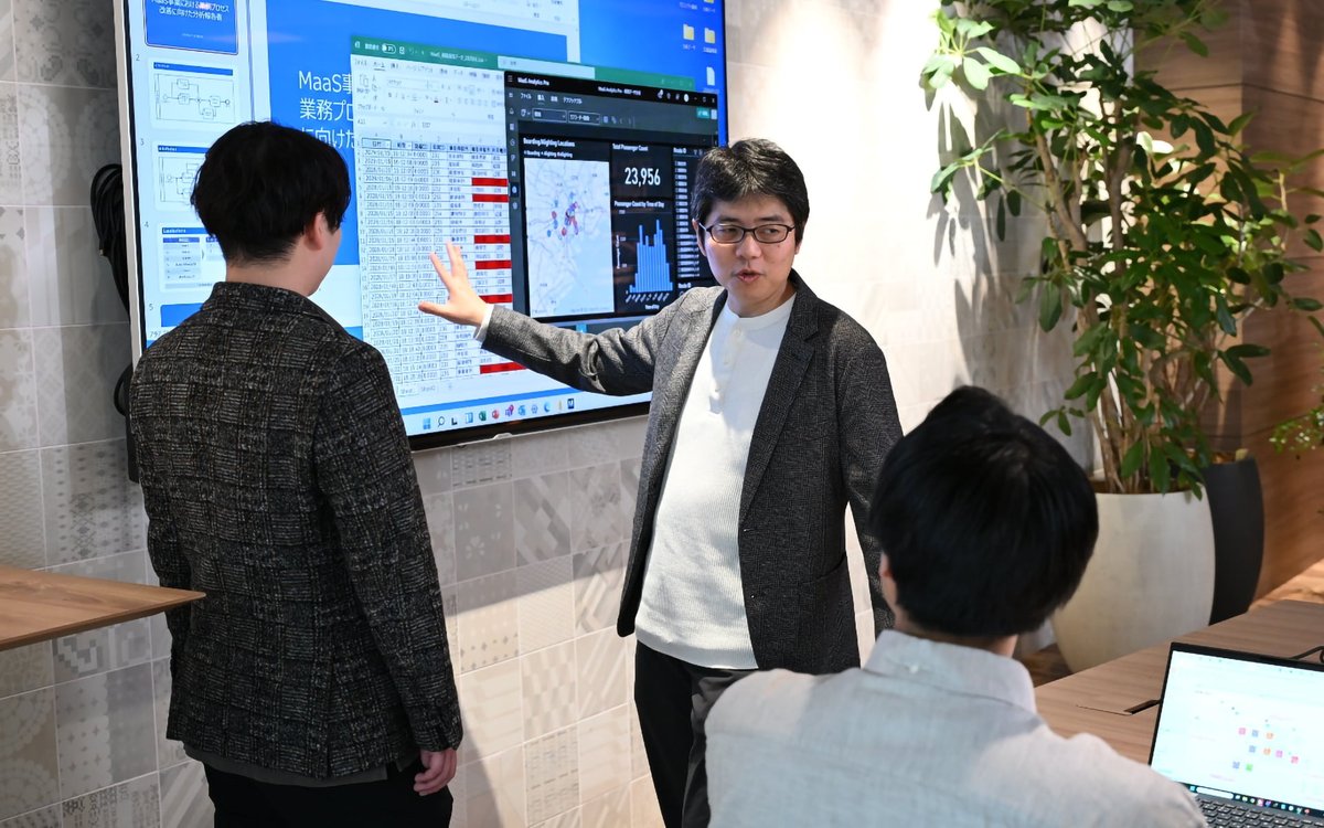 COMmmmONS tweet media