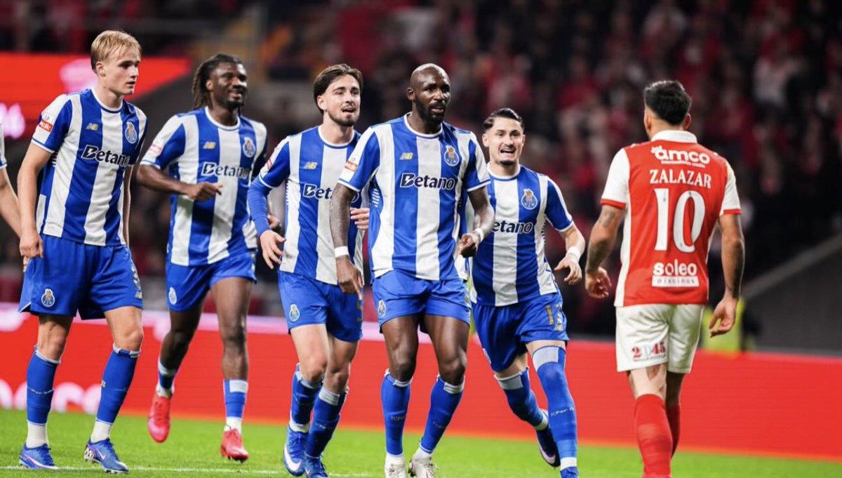 𝖣𝖠𝖵𝖨𝖣𝖲 tweet media