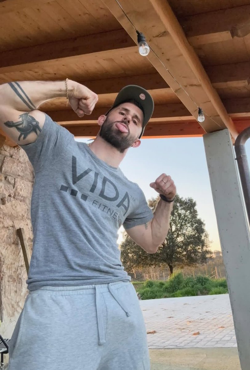 Âingeru vilabrillë♐ tweet media