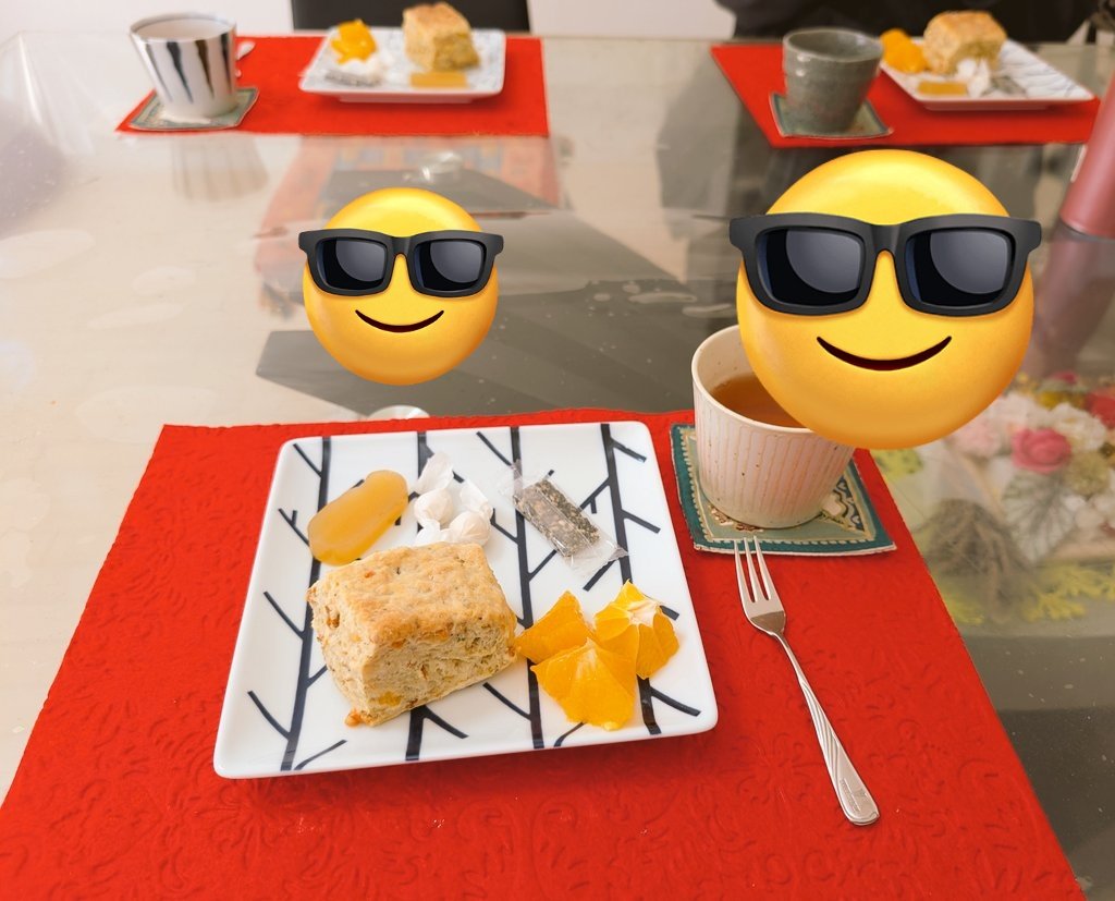マダム向けお菓子教室でした✨️
今日は講師特権でスノーライトリーフで提供するスコーンを生徒さん達と作って試食する会にさせてもらいましたw
マダム達も美味しい美味しいと大喜びであっと言う間に平らげてました☺️
4/19のスノーライトリーフでマダム達のお墨付きスコーン是非お召し上がり下さい😘
