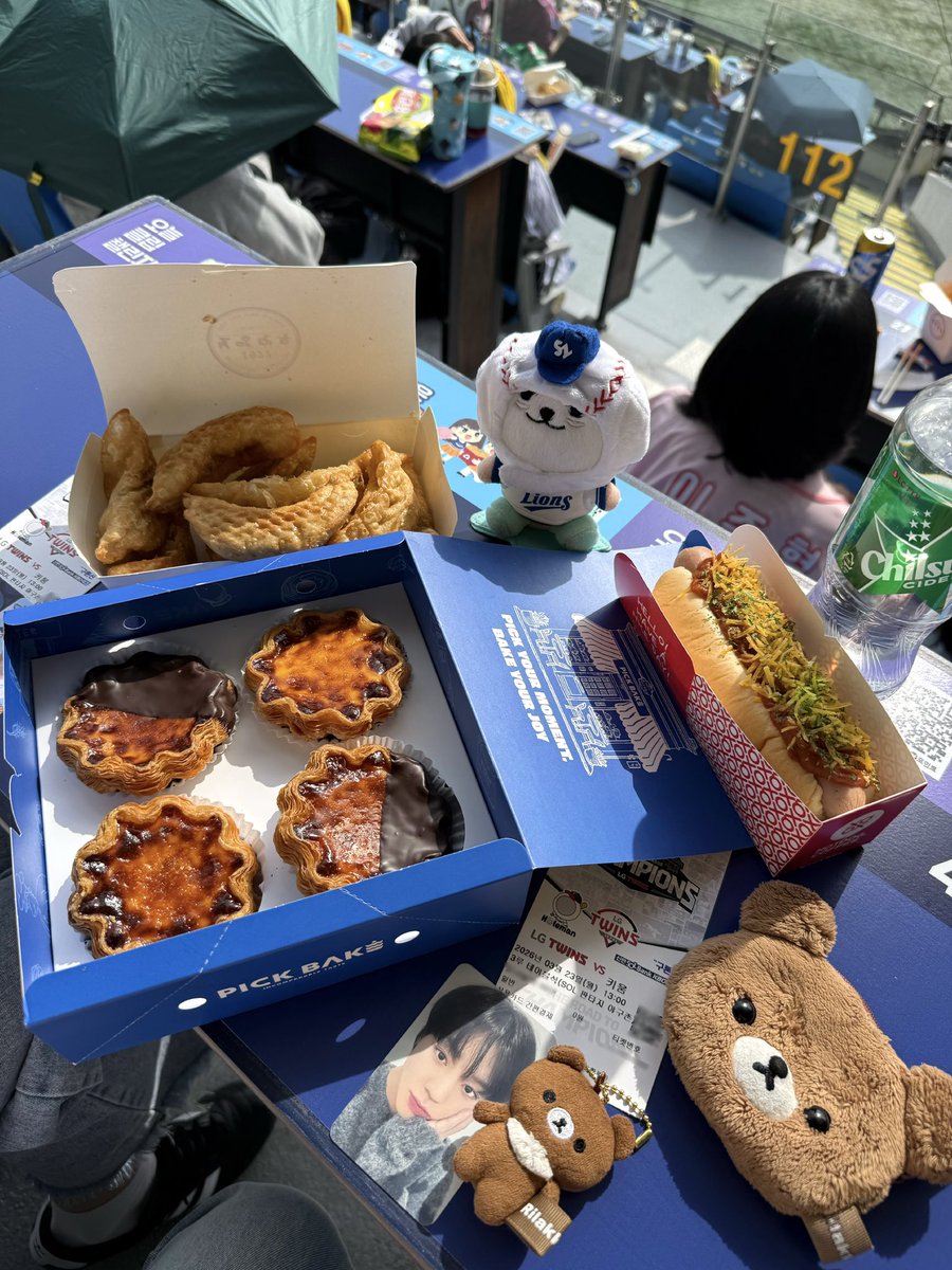 juj_eue's tweet photo. #지훈아_여기가_맛있지훈

지훈이가 시구하면 좋겠어요 ⚾️ https://t.co/buXLkbP3Fn