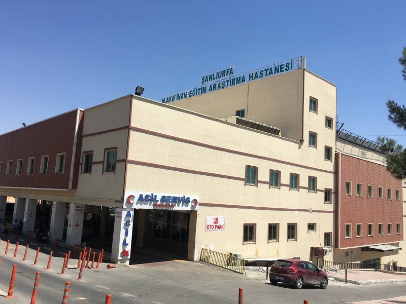Mülki Amirlerimize ve Basın Mensuplarına Açık Çağrı!

Şanlıurfa Mehmet Akif İnan Eğitim ve Araştırma Hastanesi’nde alınan siyasi bir karar ile Hürriyet Sağlık-Sen ilçe temsilcisine yönelik hukuksuz bir uygulama yapılmıştır. Bu karar sadece bir sendika temsilcisine değil, aynı