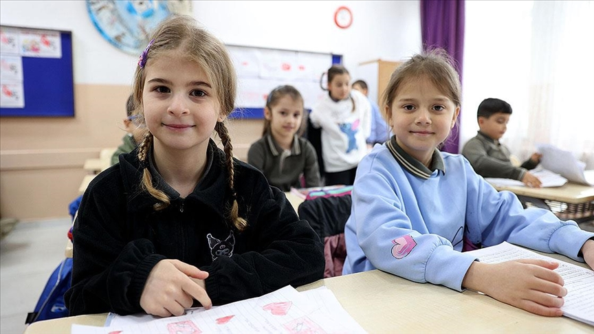 egitimajansi's tweet photo. Yaklaşık 18 milyon öğrenci ve 1,2 milyon öğretmen, bu eğitim ve öğretim yılının ikinci ara tatilinin ardından bugün dersbaşı yaptı. https://t.co/BaMbID55pI