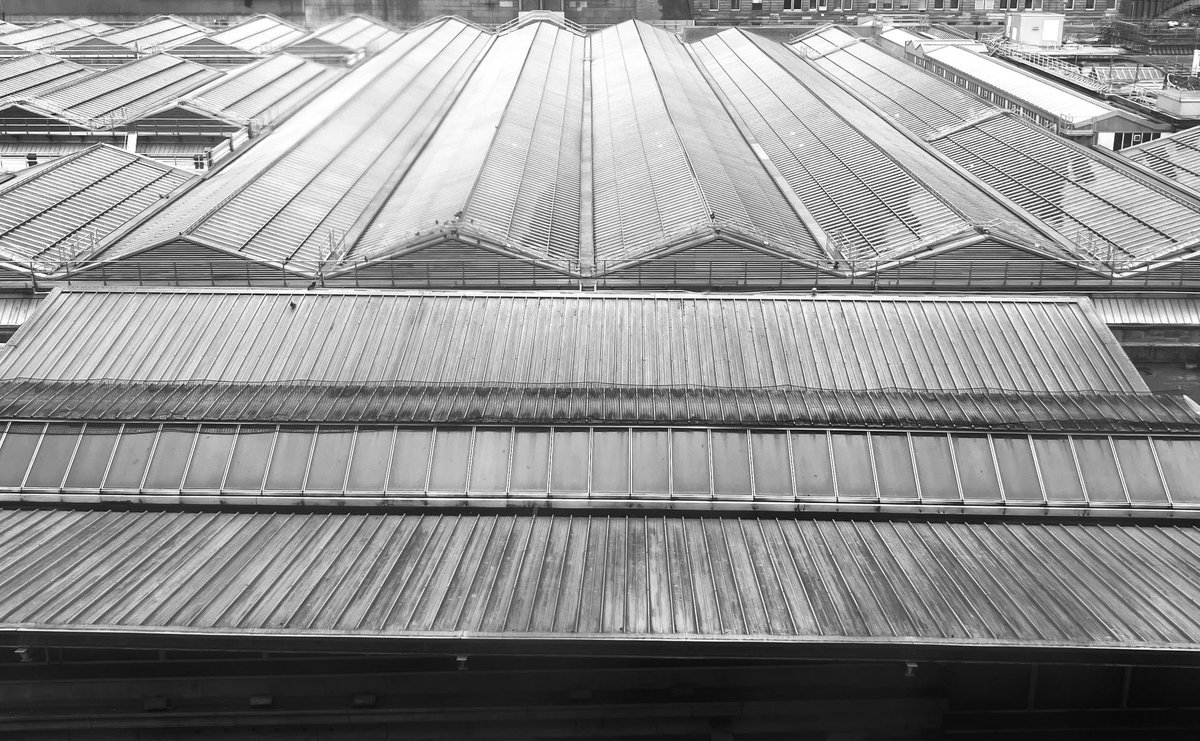 iancampbell251's tweet image. #monochromemonday
#blackandwhitephotography
#visitedinburgh
#waverleystation roof from the city art centre