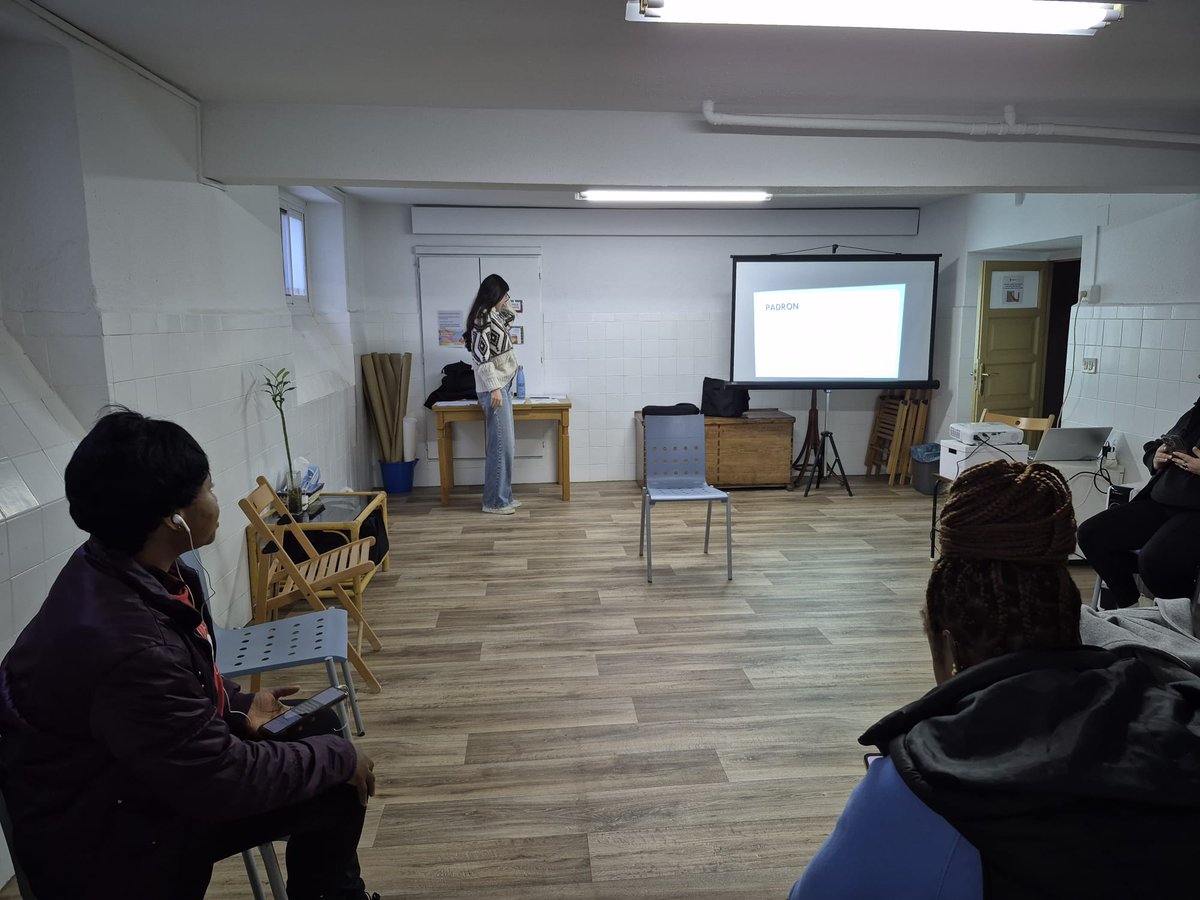 ONNAADORATRICES's tweet photo. En Onna continuamos con los talleres formativos, y actividades culturales y de ocio, con las mujeres residentes y del programa externo. https://t.co/ET6z1xiTNp