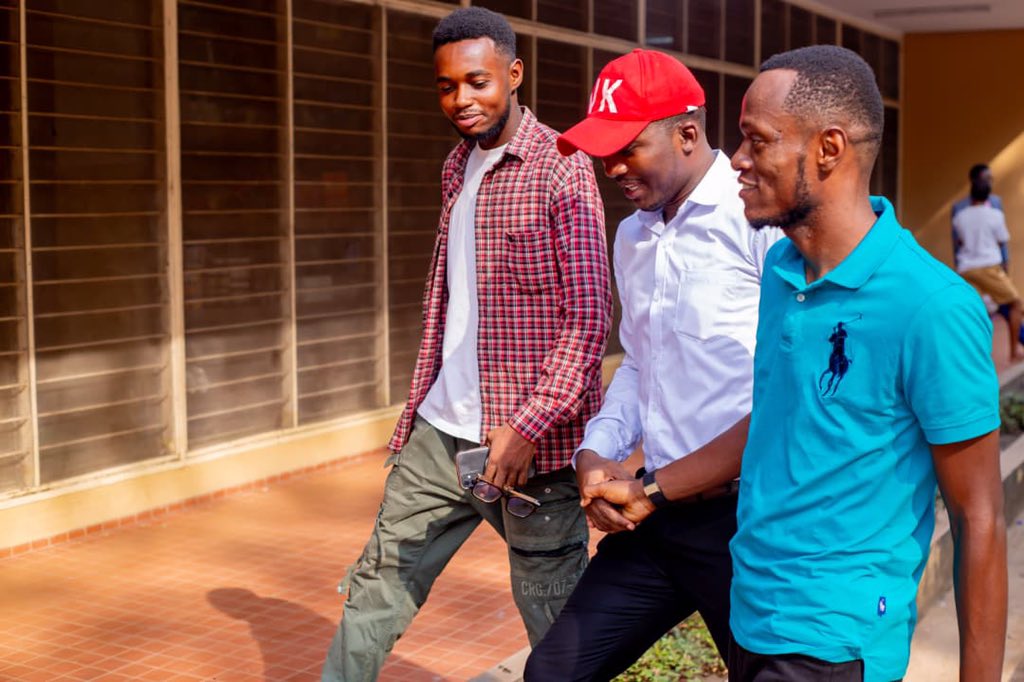 Ir Christopher Kbg tweet media