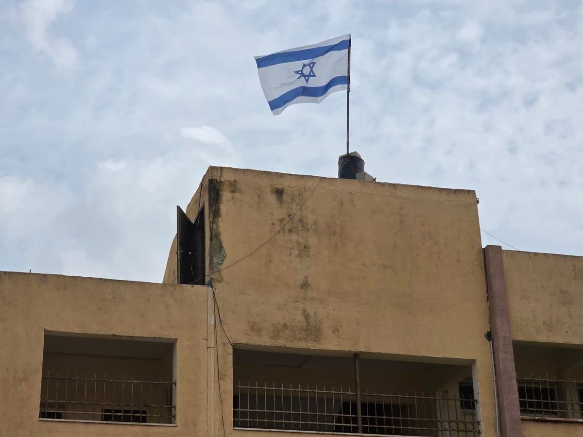 Lou Rage tweet media