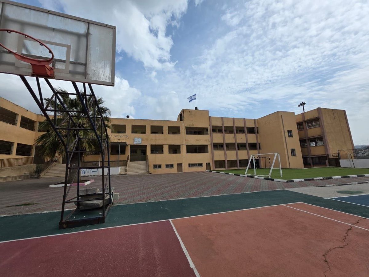 Lou Rage tweet media