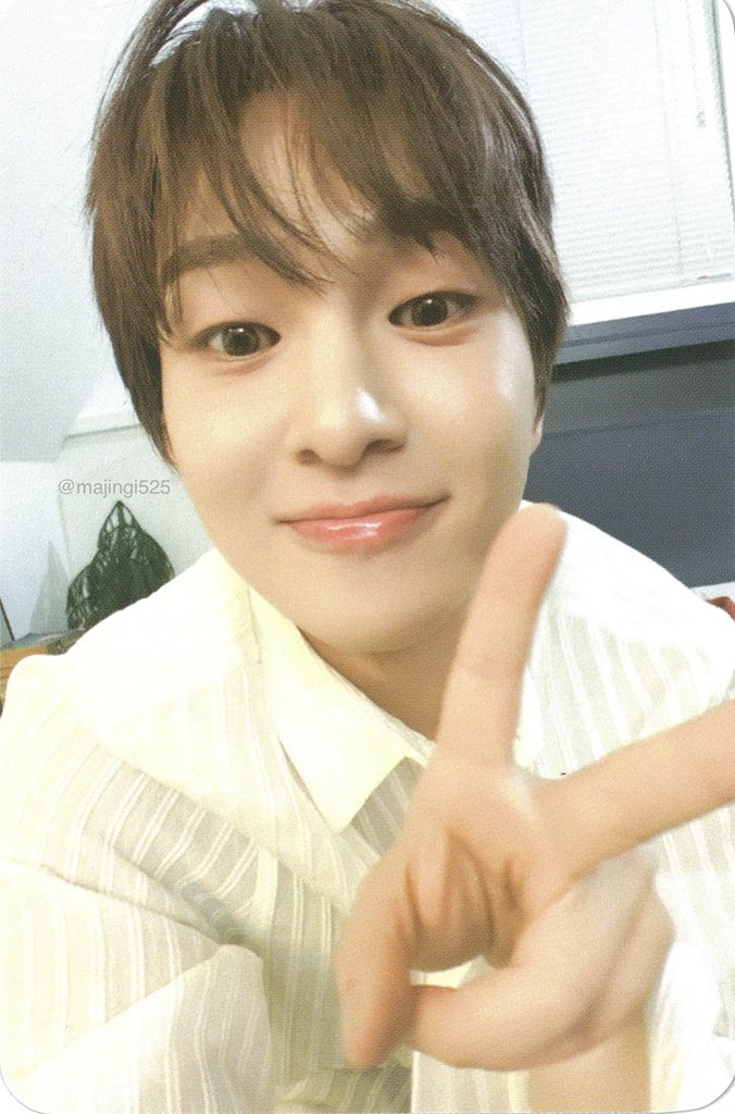 majingi525's tweet photo. [SCAN] ONEW 5TH EP [TOUGH LOVE] Pre-order PHOTOCARD 2/2 - SOUNDWAVE

#온유 #ONEW
#ONEW_TOUGH_LOVE #TOUGH_LOVE #터프러브 https://t.co/hUw7P8qUPc