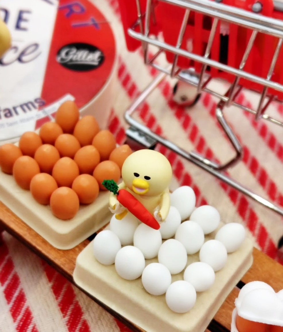 vanillachair's tweet photo. マクドナルドハッピーセット🍟、ただいまノラネコぐんだんさがしえBOOKが付録となっています💛まる一冊スタイリングさせて頂きました🧡かわいさぎっしりのミニサイズです♥️
#ノラネコぐんだん
#ハッピーセット　
#マクドナルド
#工藤ノリコ
#まえをけいこ。 https://t.co/dHY6ns7Vp0