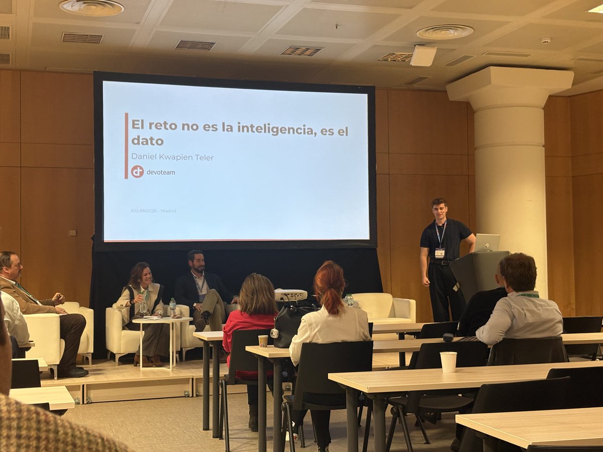 Devoteam España tweet media