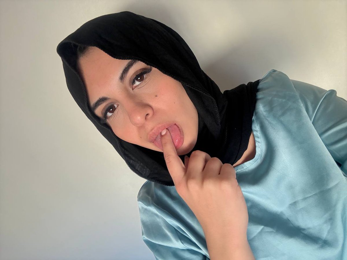 A r a b e tweet media