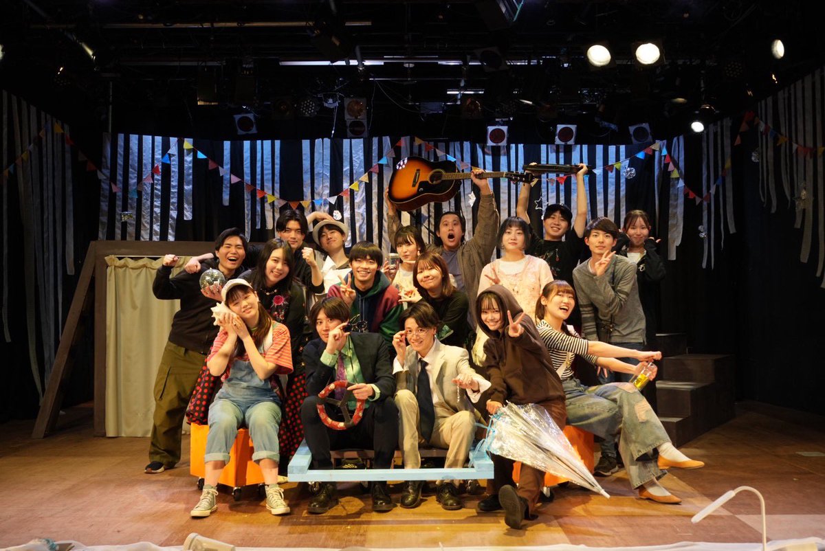 yonamimi47's tweet photo. 明治大学演劇研究部卒業公演『BGM』、全公演無事に終演いたしました。
皆様ありがとうございました。

ロロさんの暖かな作品をお借りして、4年間過ごしてきたアースタで素敵な空間を作れたこと、幸せに思います。

大好きな仲間たちとの最後の演劇。100年後までこの想い出を胸に…！

繭子役/夜波美月 https://t.co/UqXZUkdzts