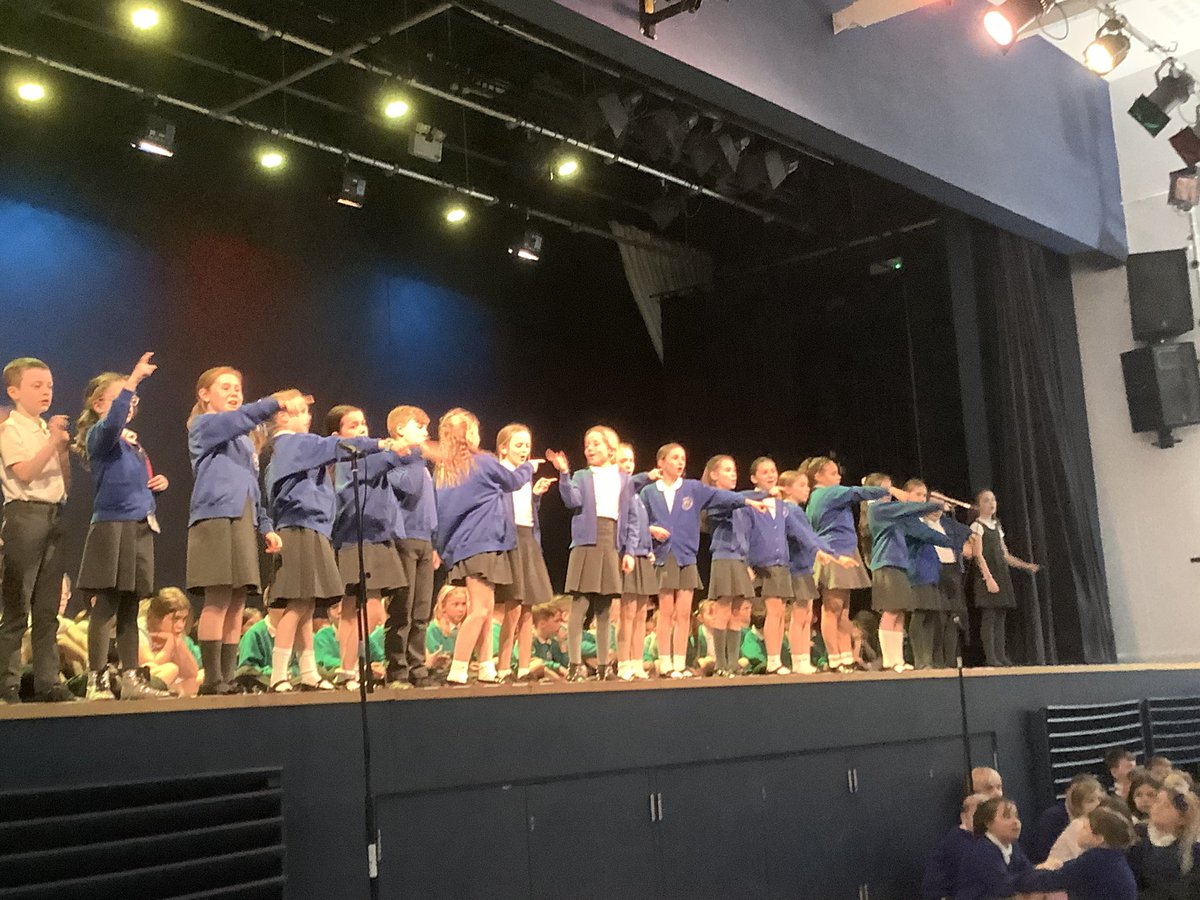 Mrs L Crossley tweet media