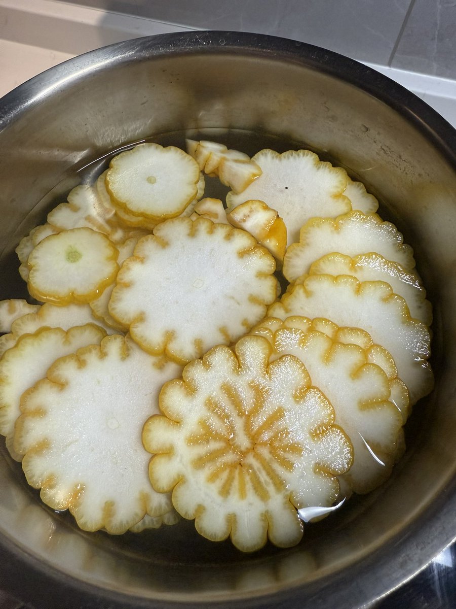 kitchenTrashRecycleBin tweet media