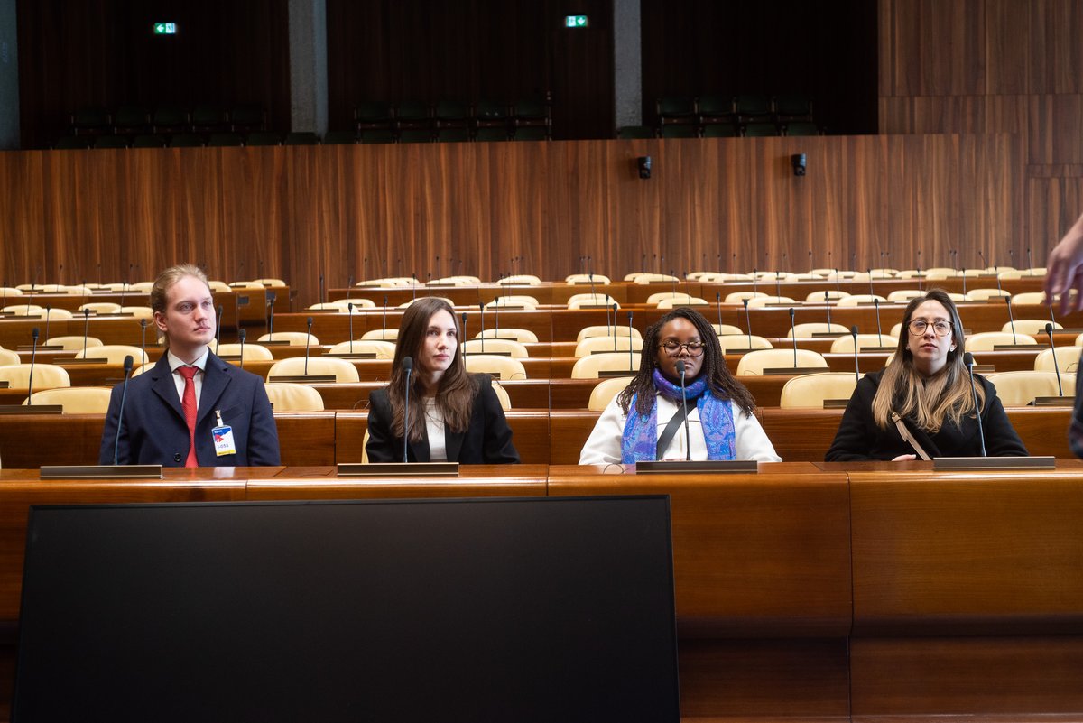 EU Business School tweet media