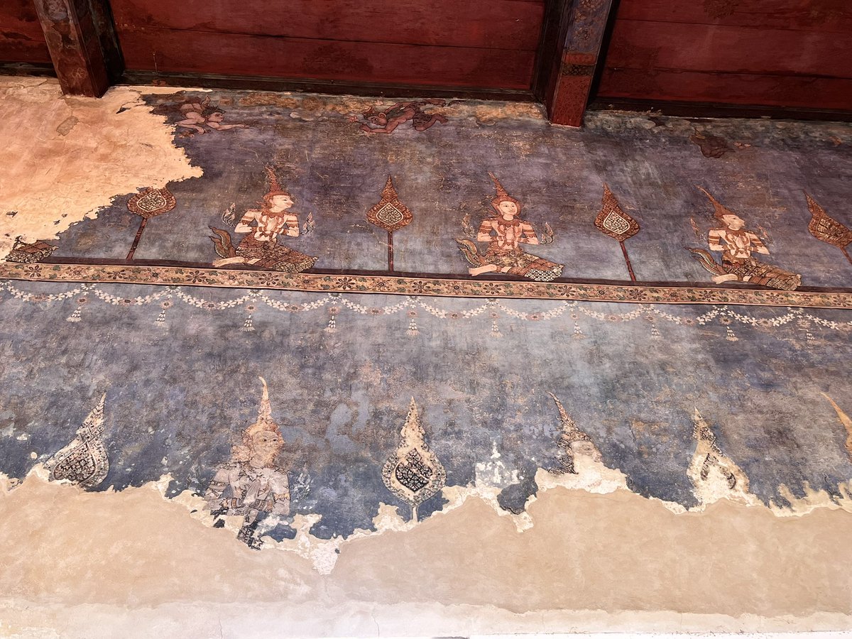 Xanten111's tweet image. Murals inside the 350 years old Wiharn at Wat Ban Nam Phueng nok. #Thailand #mural #temple