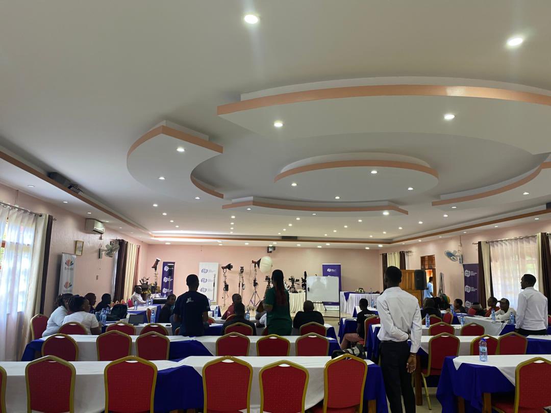 momomosha254's tweet image. Hoima, we’re rolling.🥳🥳Western region, local stories, same heartbeat—transformation through  the 2026 Regional Film Competitions, let’s go. #UFF2026 #Hoima #LocalStories"