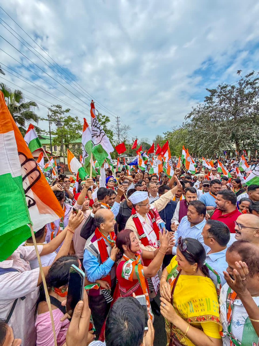 INCAssam's tweet photo. 📌 Jorhat

An overwhelming outpouring of support from the people of Jorhat as its son, Shri @GauravGogoiAsm  , filed his nomination for the Jorhat LAC. 

Grateful for the immense love, trust, and unwavering faith of the people of Jorhat.

#AssamWithCongress https://t.co/Qtn335wk9C