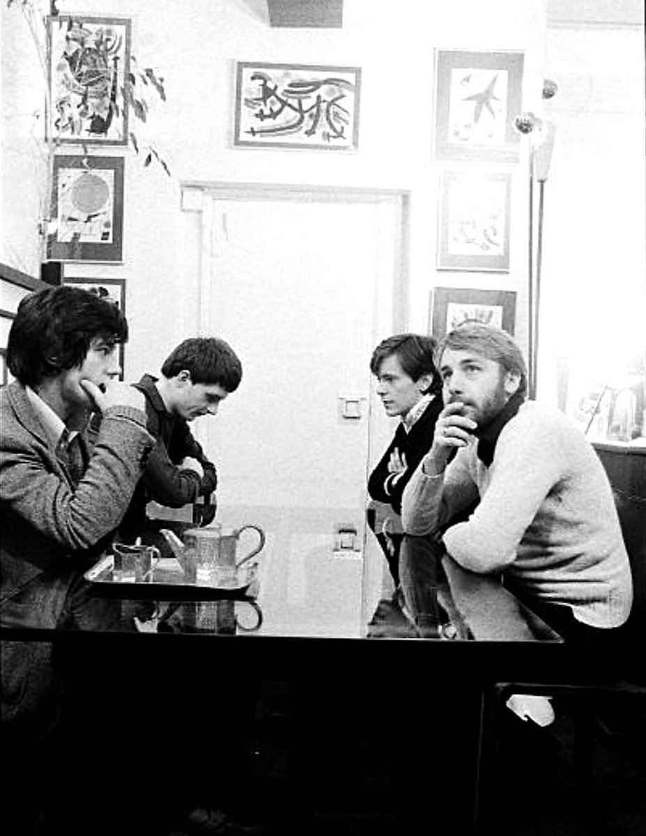 konvekse tweet media