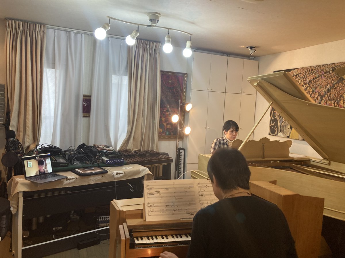 AFJMC's tweet photo. 今日も27日に向けてのリハーサルです。遠方にお住まいの伊藤美由紀さんはオンラインでの参加となりました。
伊藤さんは今回が５曲目のオンドマルトノ作品とのこと。楽器の多彩な表情を見事に引き出されています。 https://t.co/d4D82f7Fc5