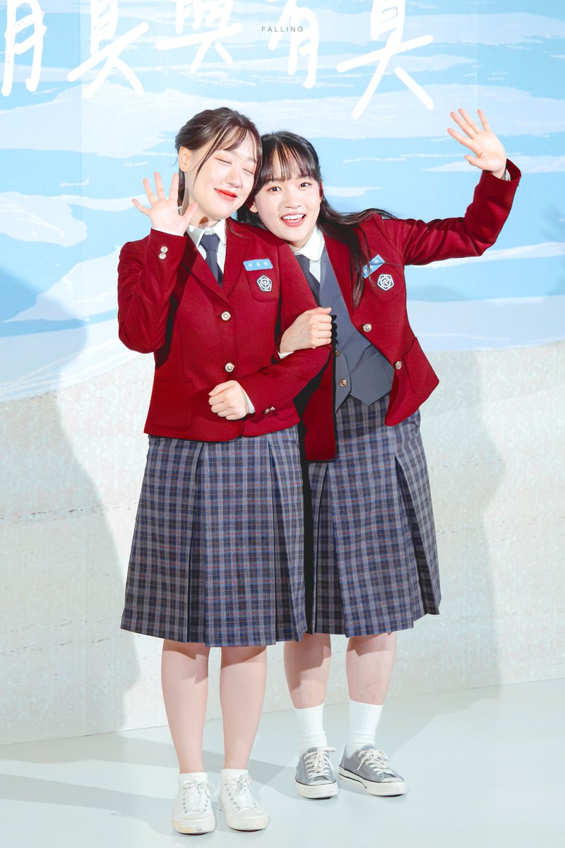 𝑭𝑨𝑳𝑳𝑰𝑵𝑮🍃 tweet media