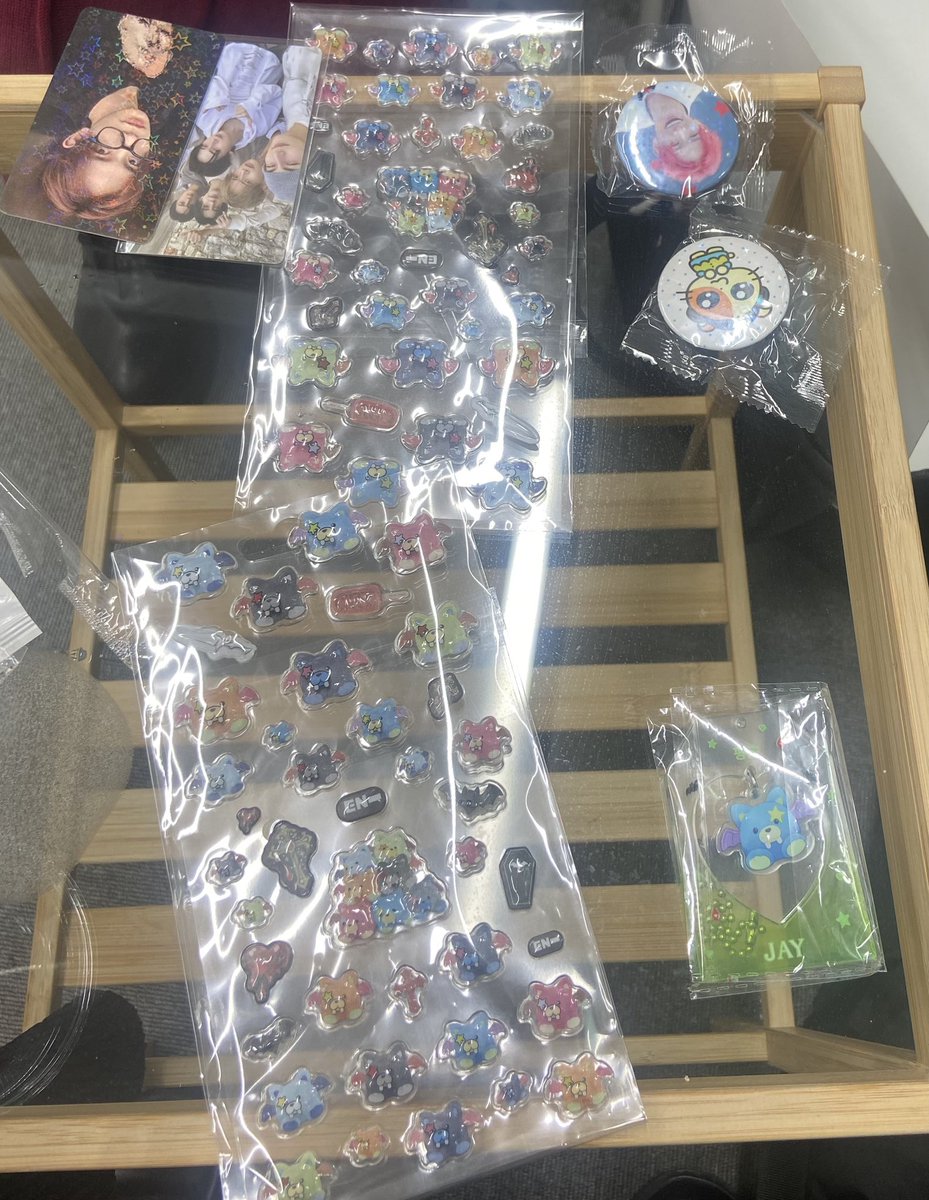 choco_mint5858's tweet photo. ENHYPENカフェに行ってきました✨
ドリンクも美味しかったし、御守りもいただけて嬉しい🥹
ENHYPENの映像がずっと流れてて幸せな空間でした🥹💕

#YOIZCAFE https://t.co/ikugFwhfw1