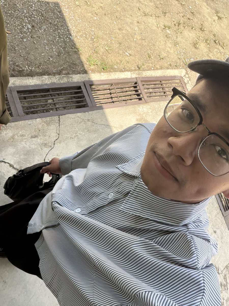 prvtsyd's tweet photo. pov: reassuring you that you’re my priority https://t.co/wLGFLD2I7q