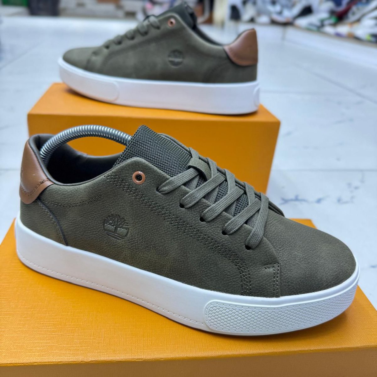 Mikesneakershub's tweet image. MEN CASUALS 🔥🚀 
Size 38____45 Excellent Quality 💯 
Call or WhatsApp 0798440793
 Delivery done Countrywide ✅
We're located at Nairobi CBD Dubai merchant mall,Shop F68/f69
 #254 #nairobikenya #sneakers #menwear  #onfoot #menswear #unisexshoes  #Nairobishoes #kidswear #shoeplug