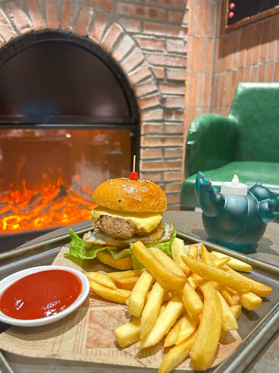 Charlie F. tweet media