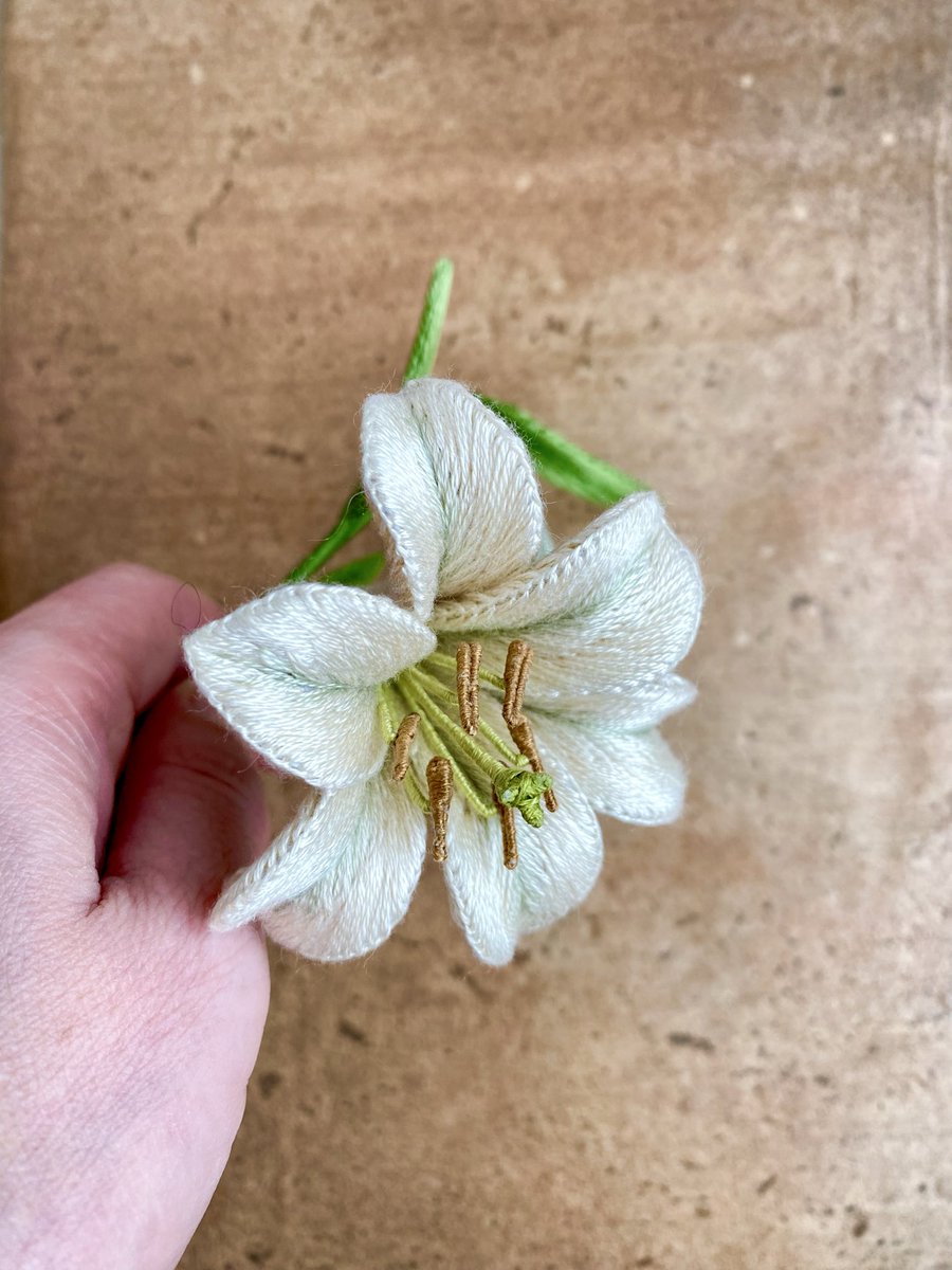 PieniSieni（ピエニシエニ）　オフフープ立体刺繍作家 tweet media