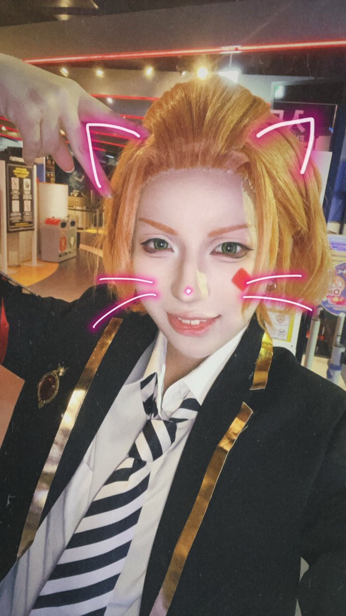 twst/cos ♦️

ฅ^•ω•^ฅ
レオナくんの真似！バレたら怒られそ〜😆