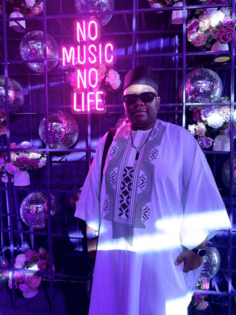 Mo' Fakorede tweet media