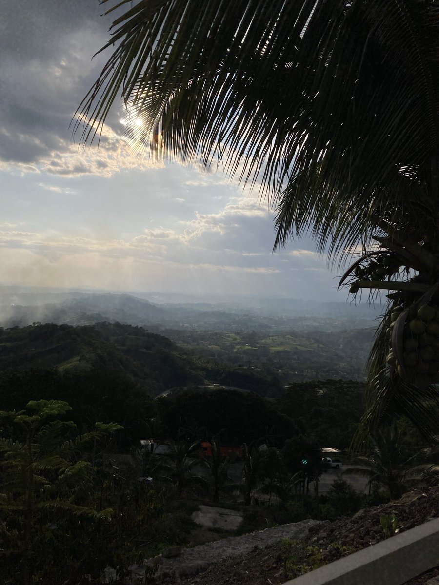 iamursRC's tweet image. The chocolate is sweet, but the company is missing. #emptychair