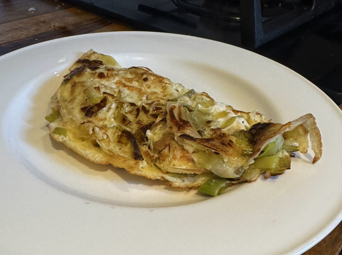 cookingphotos's tweet image. Charred buttered leek and goat cheese omelette 
#Foodie #recipe #foodphotography