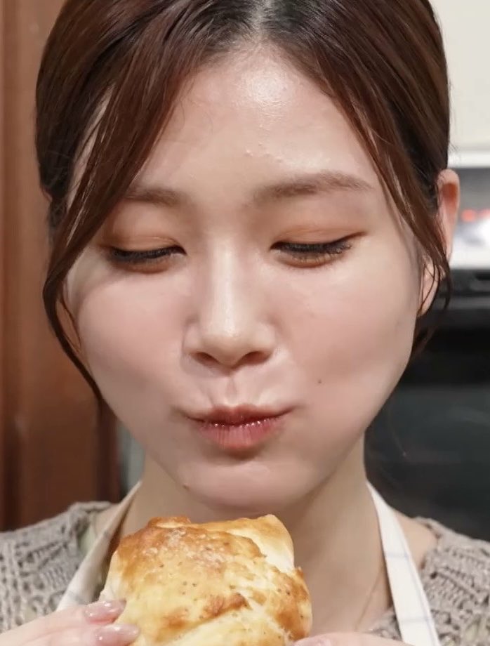 まみ@美女百科 tweet media