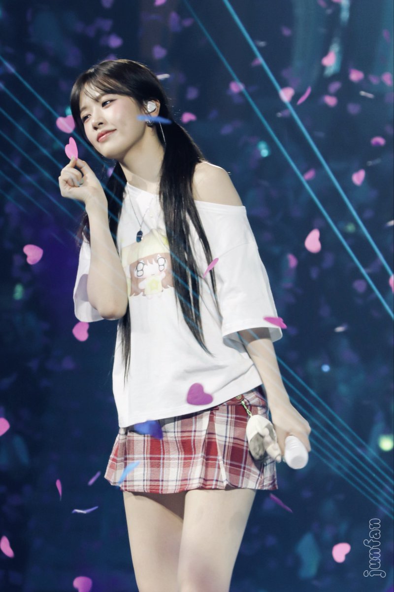 An Apple tweet media