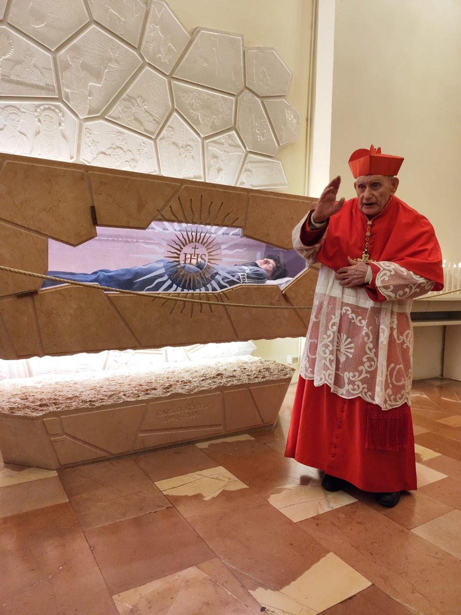 Il cardinale Simoni ad #Assisi per invocare la pace nel mondo

Il 97 enne porporato albanese nei giorni scorsi in preghiera davanti alle spoglie di San Francesco. Messa al Protomonastero di Santa Chiara e visita alla tomba di Carlo Acutis

👉 shorturl.at/HMXcm
