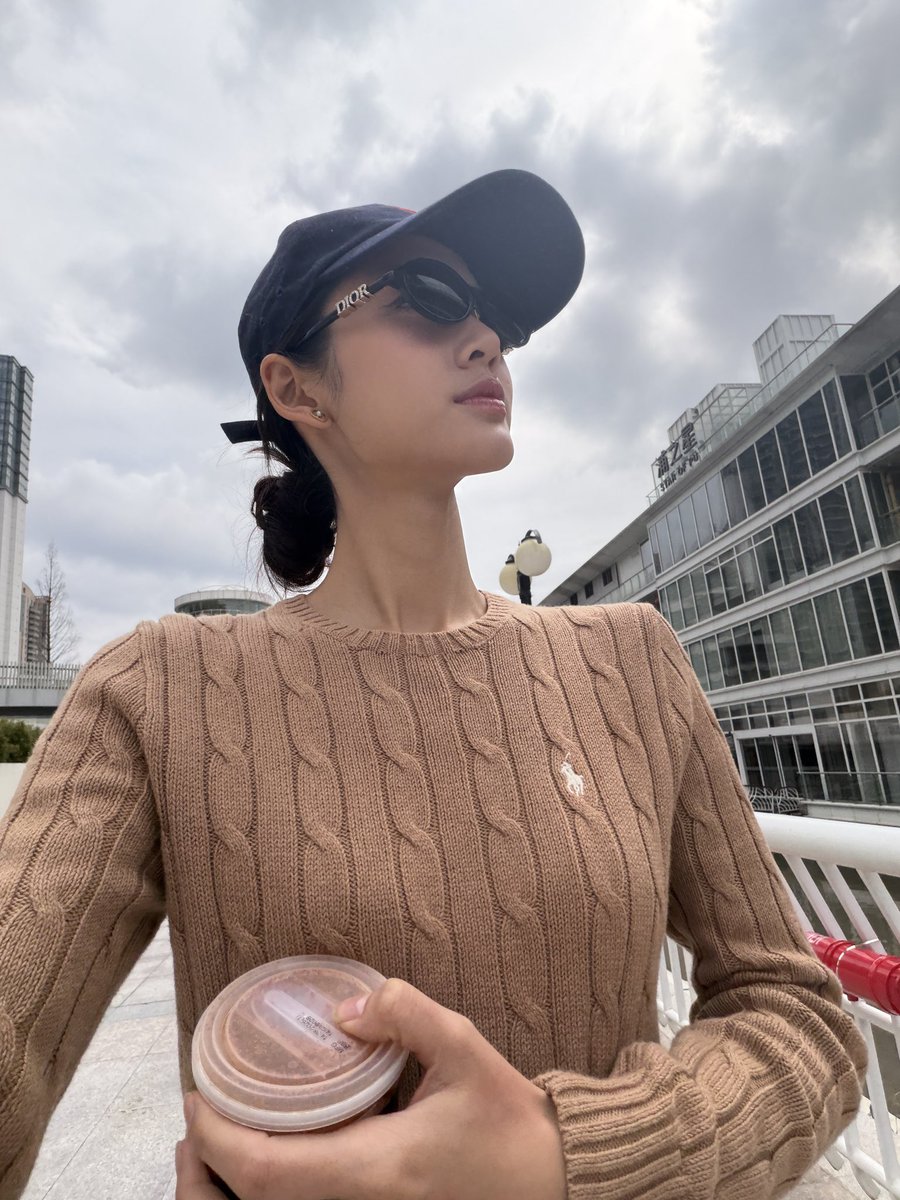 LMlookmhee tweet media