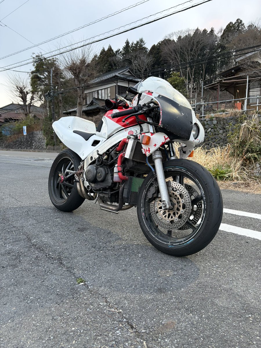 NC30__HRC's tweet photo. やっぱりまだ寒かった、、 https://t.co/A63xa7Fiq4