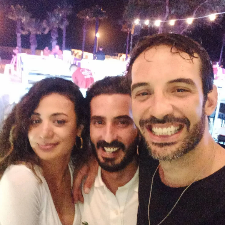 Threesomes Dating App🍍 tweet media