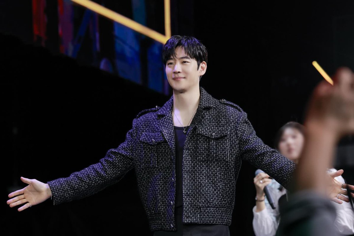 [📸] IG : leejehoon_official

พี่เจฮุนมาลงรูปงานมีตที่เซี่ยงไฮ้ค่ะ

แคปชั่น : หลังจากผ่านไปกว่า 10 ปี ได้กลับมาที่เซี่ยงไฮ้อีกครั้ง และได้ใช้เวลาร่วมกับทุกคนแบบนี้ รู้สึกมีความสุขมากจริง ๆ ครับ