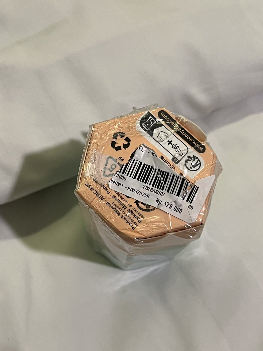 urmyhighzz's tweet photo. WTS SONNY ANGEL HIPPERS KOALA
baru banget unbox
130k ajaa (beli 179k)
foil masih ada✅
original beli di gramedia ✅
dom semarang
bisa co oyenn🍊 https://t.co/8sXrkzqlbb