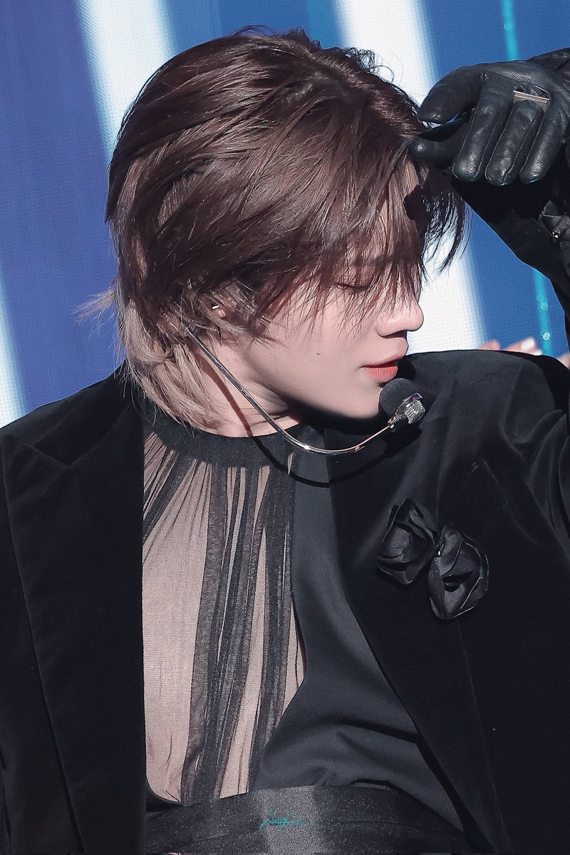 코네탬 tweet media